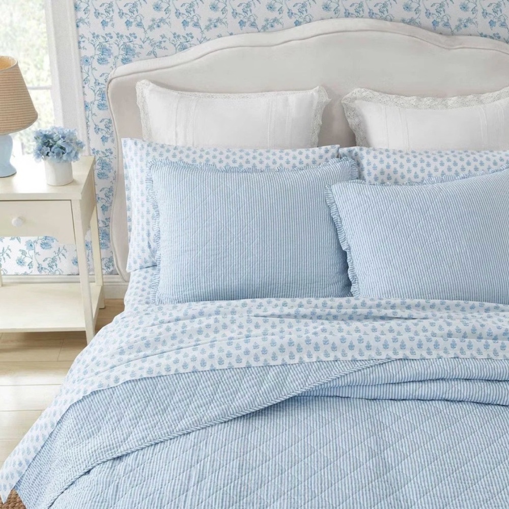 Laura Ashley Light Blue Oxford Striped Quilted Full/Queen Bedding Set ~ NWT